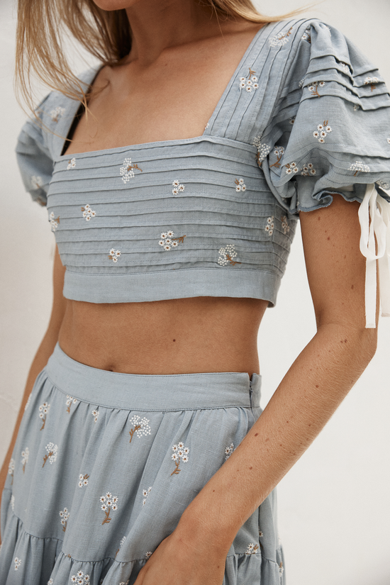 FLEUR EMBROIDERED CROP • PERIWINKLE